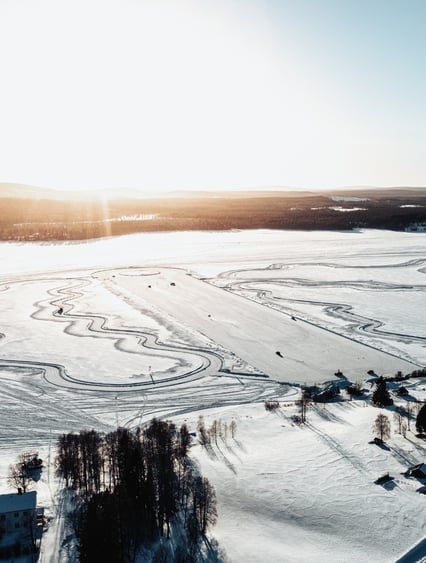 3 Driftování s Toyotou GR Yaris v Laponsku – 2025 | Exclusive Tours