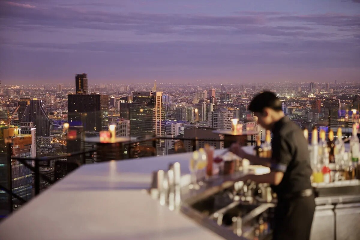 Banyan Tree Hotel Bangkok | Exclusive Tours Moon Bar