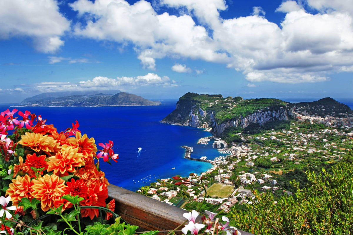 Capri Itálie shutterstock_182554715 2