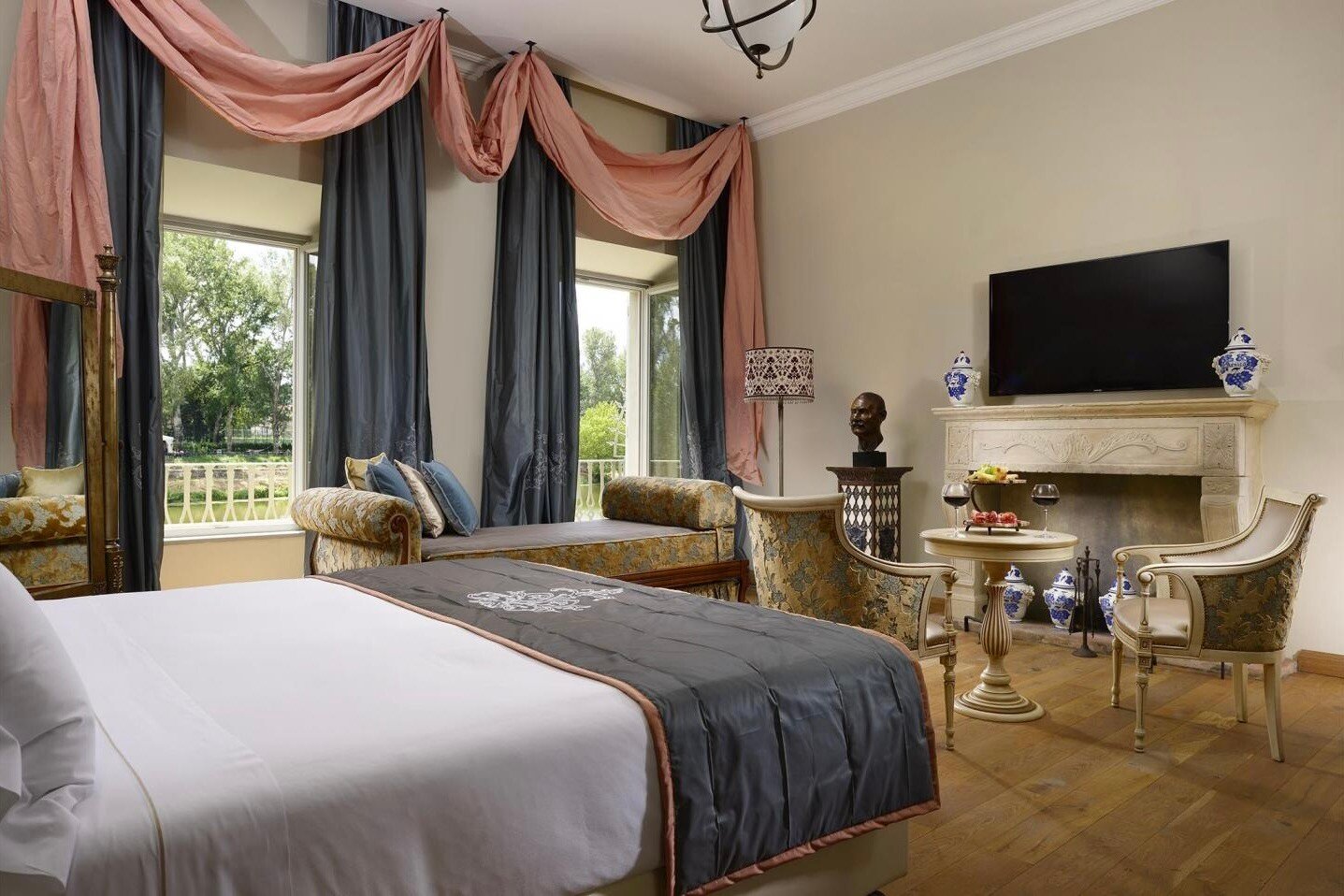 Italské ikony | Exclusive Tours Ville sullArno La_Villa_01.b7c93f7bb4b5cf748ae92c7444a40a6b