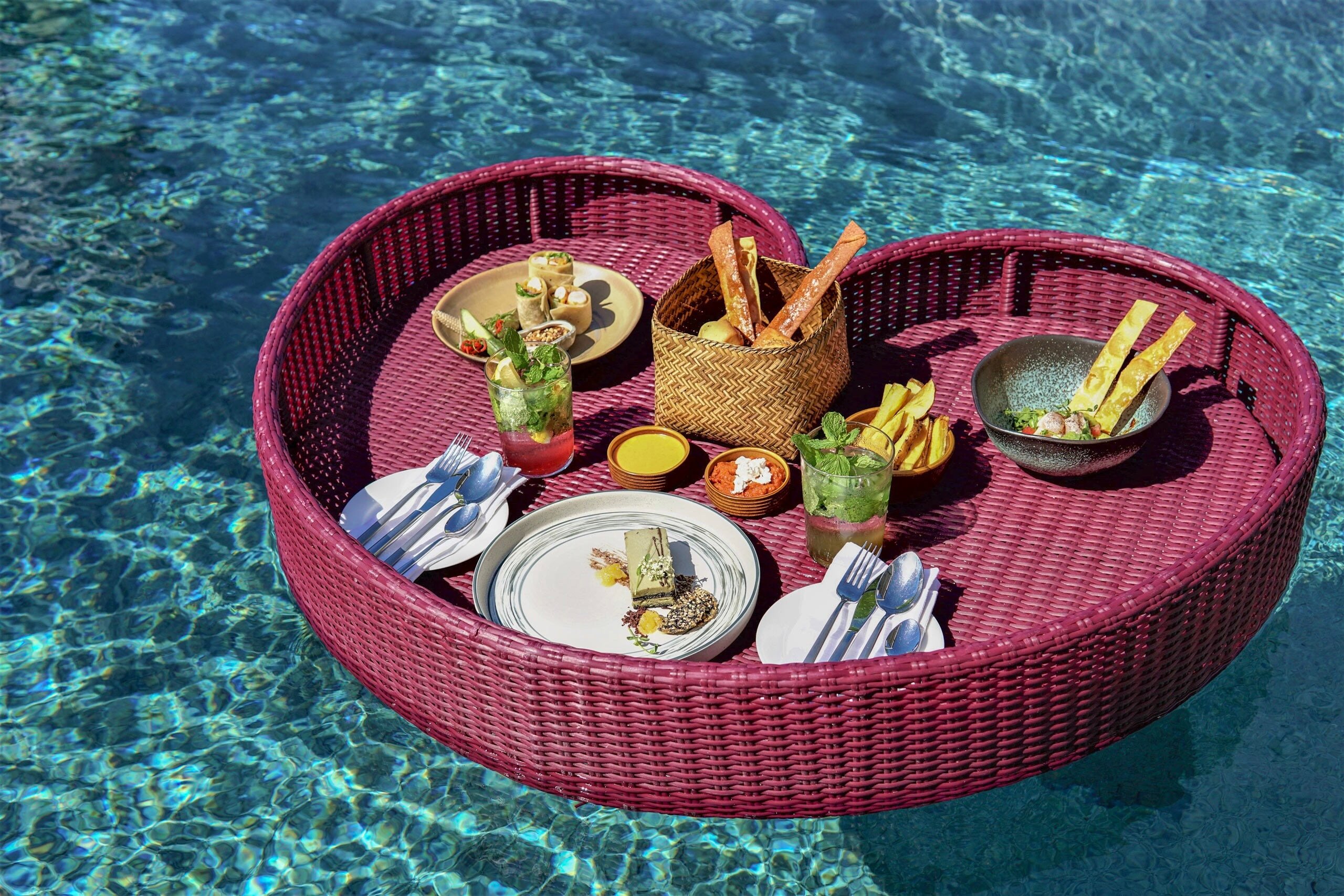 Six Senses Uluwatu sixsenses-uluwatu-bali-floating-lunch-1